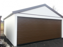 Монтирани двоен гараж с мазилка и фронтон покрив
