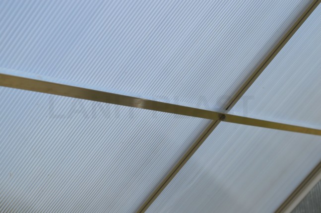 Стягащ релси на покрива за парникови LanitGarden PLUGIN 6X8